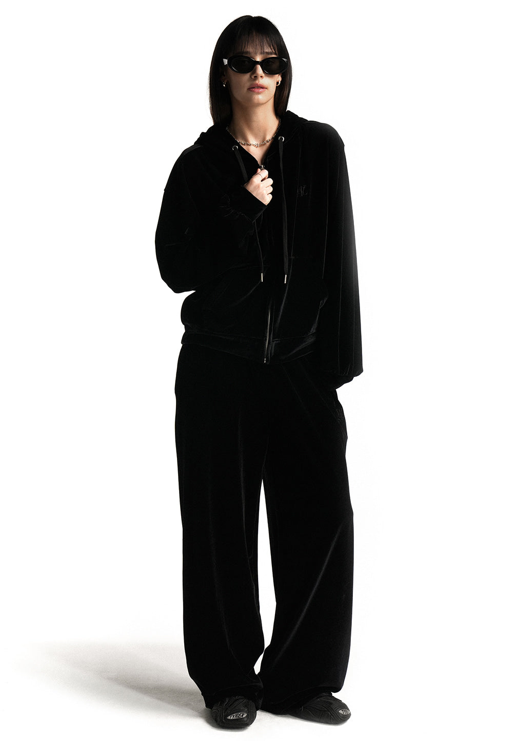 Signature velour slim hood zip-up black