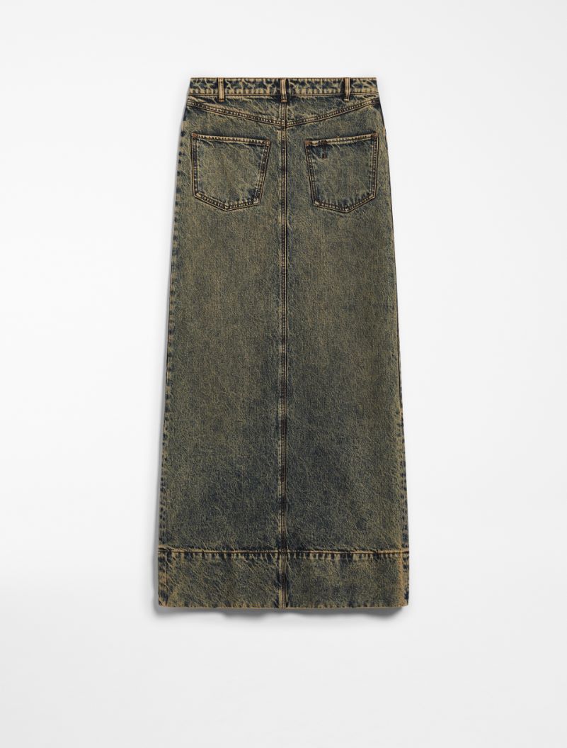 Long skirt in worn denim